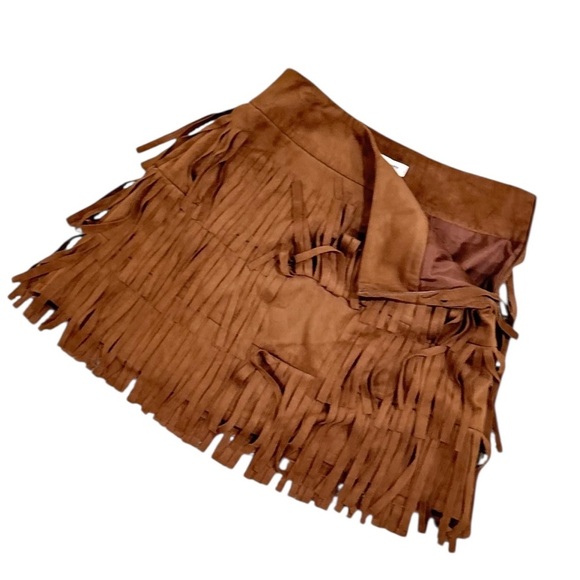 Cupcakes & Cashmere caramel faux suede fringe Mini Skirt boho festival size 2 - Picture 4 of 7